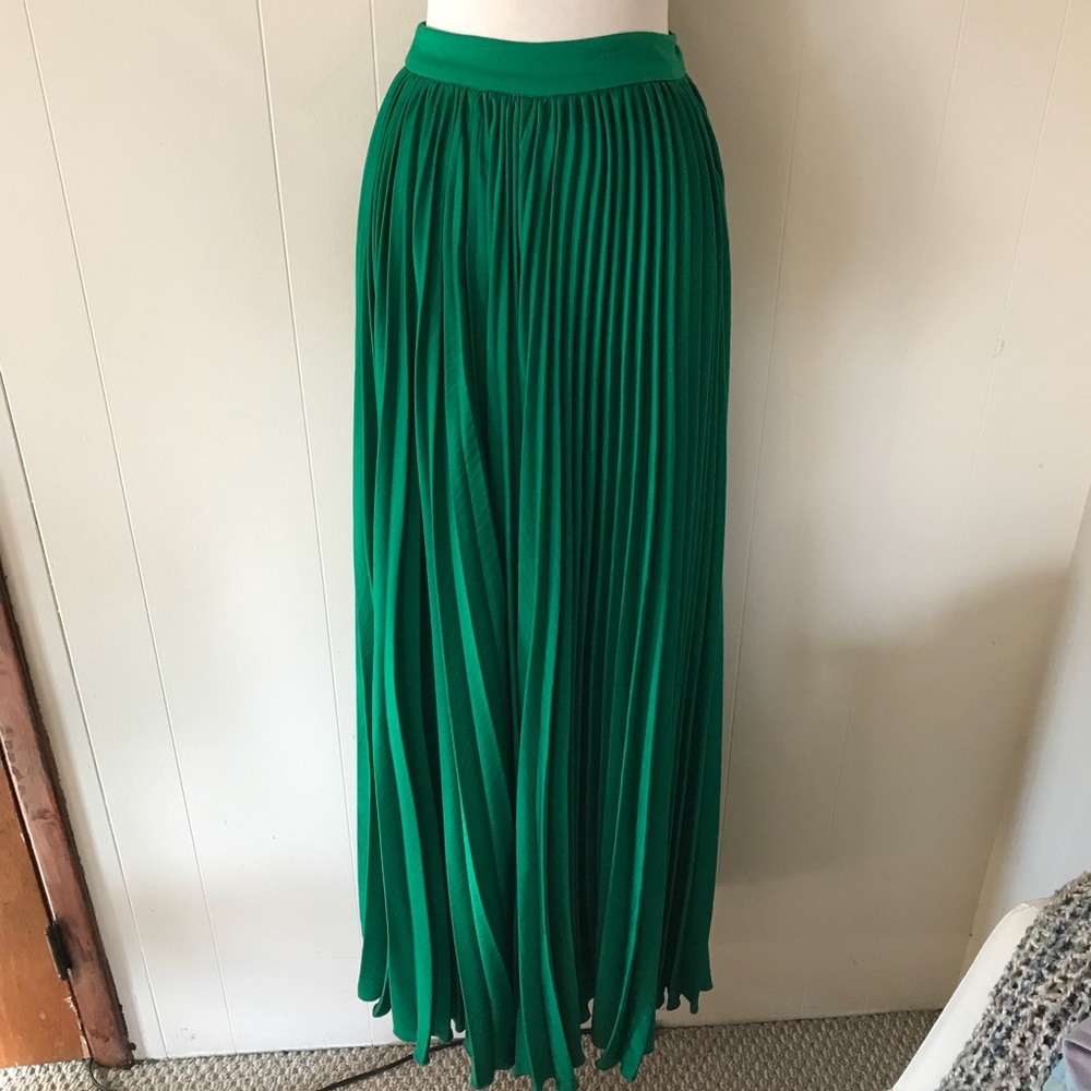 Olivaceous Emerald Pleaded Maxi Ski…